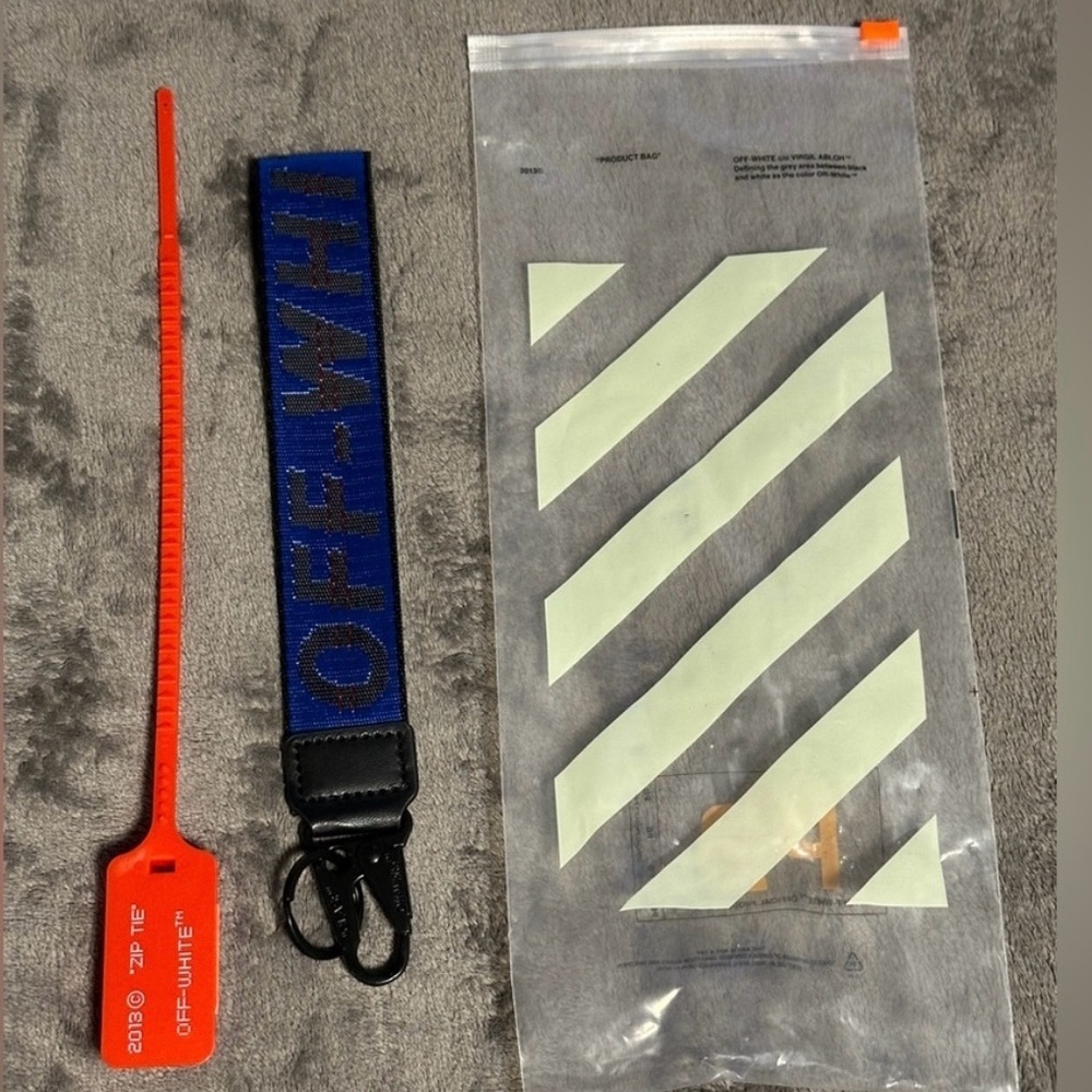 OFF-WHITE Lanyard Keychain Industrial Clasp Blue and Black With new Zip-Tie - Picture 2 of 2